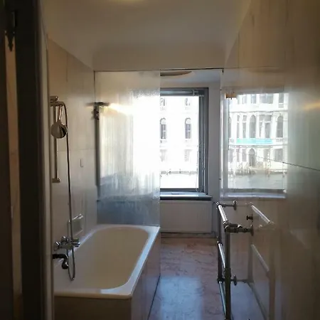 Querini Palace Accademia Gran Canal Historic Bed & Breakfast *